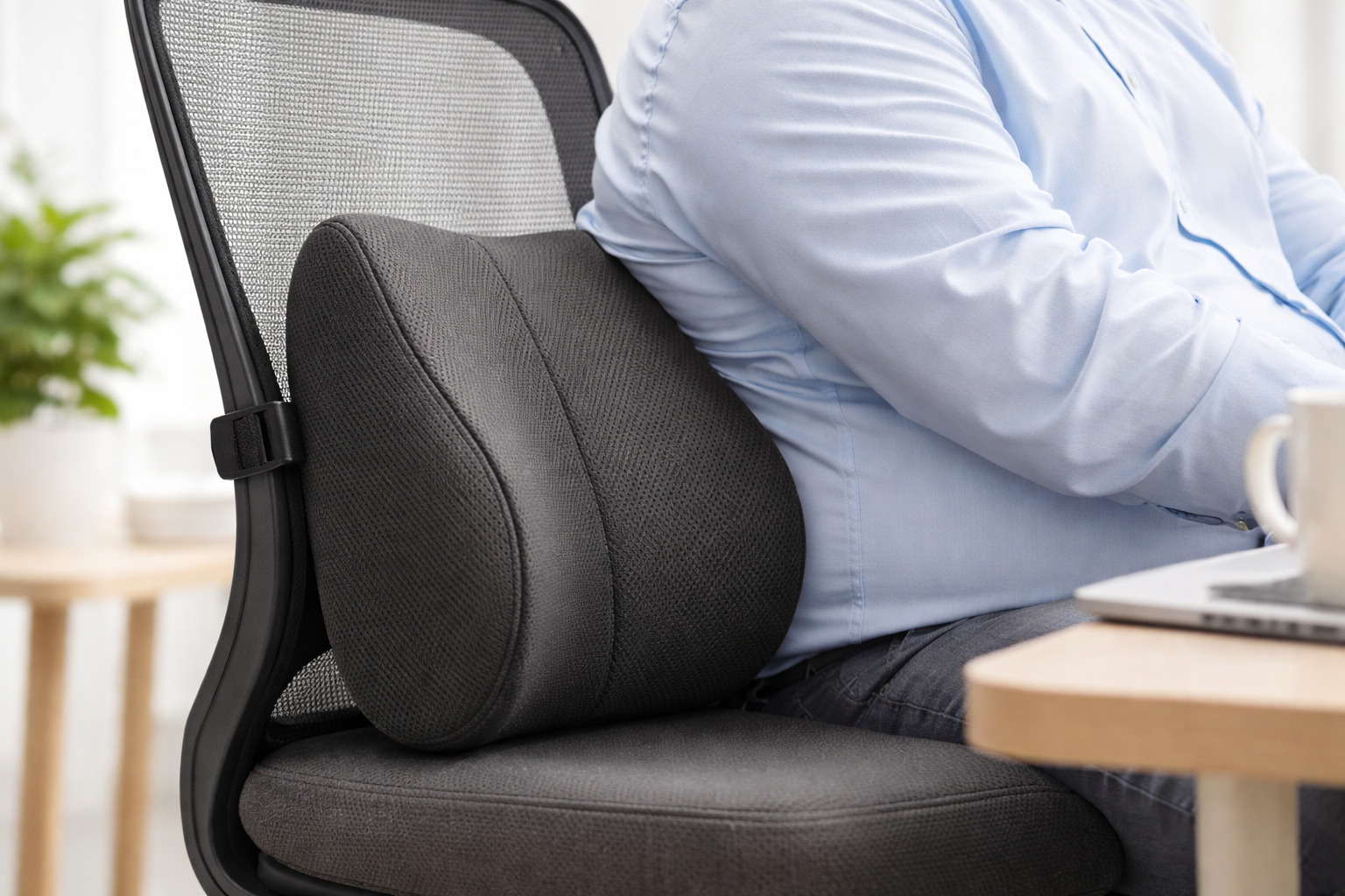 cojin lumbar para personas con sobrepeso en silla de oficina ergonomica